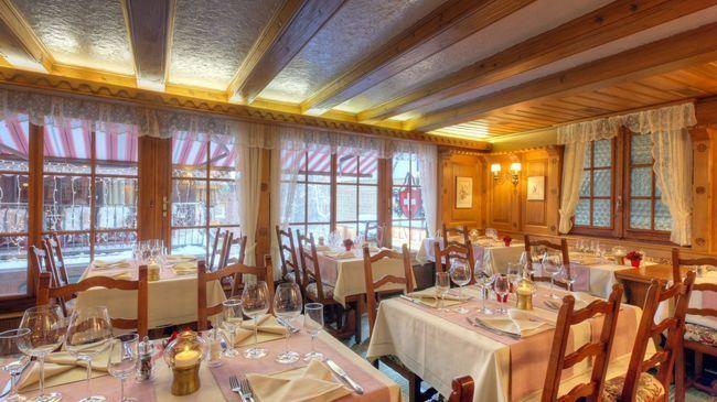 Petit Helvetia Budget Hotel Цермат Екстериор снимка