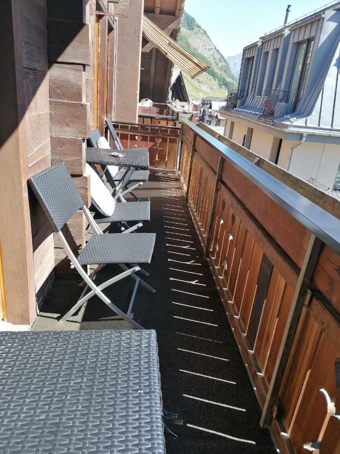 Petit Helvetia Budget Hotel Цермат Екстериор снимка